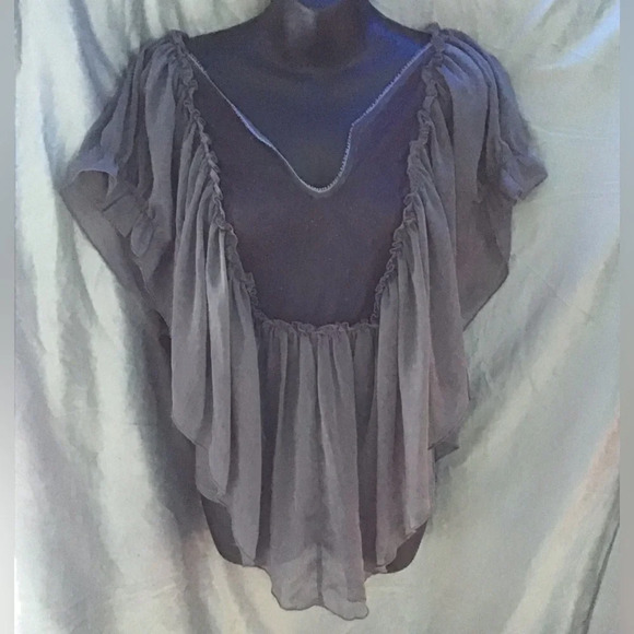 Esley blouse size small. ( Box CV ) - Picture 1 of 4